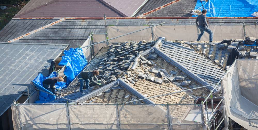 7 Warning Signs Your Roof Is Failing